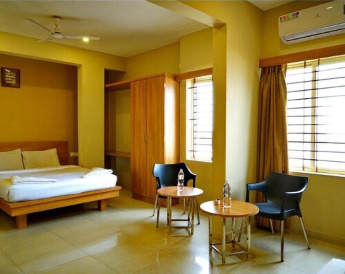 Samasth Rooms And Suits Maiçor Exterior foto