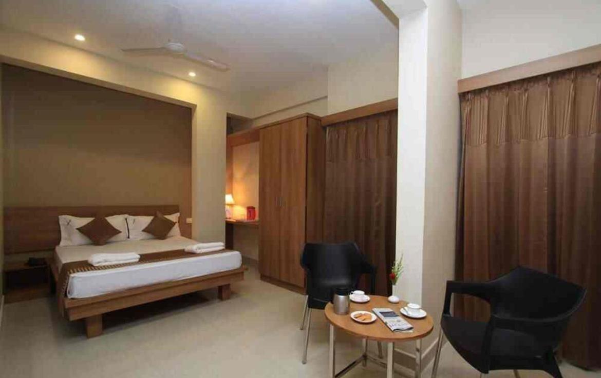 Samasth Rooms And Suits Maiçor Exterior foto