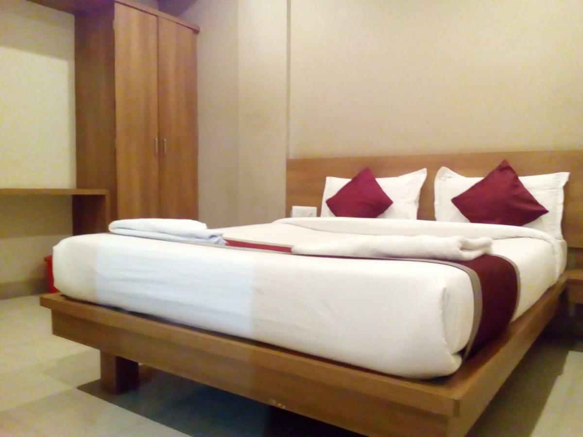 Samasth Rooms And Suits Maiçor Exterior foto