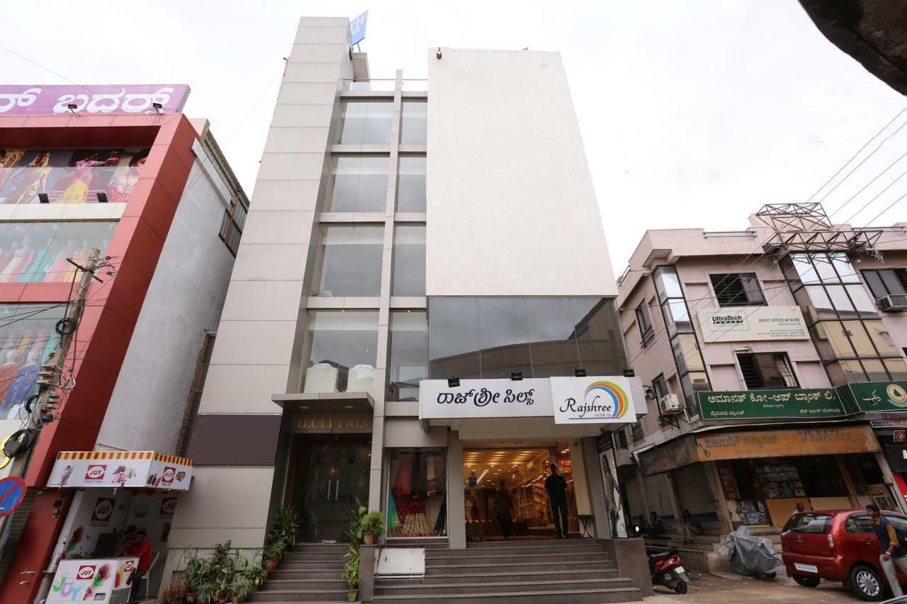 Samasth Rooms And Suits Maiçor Exterior foto