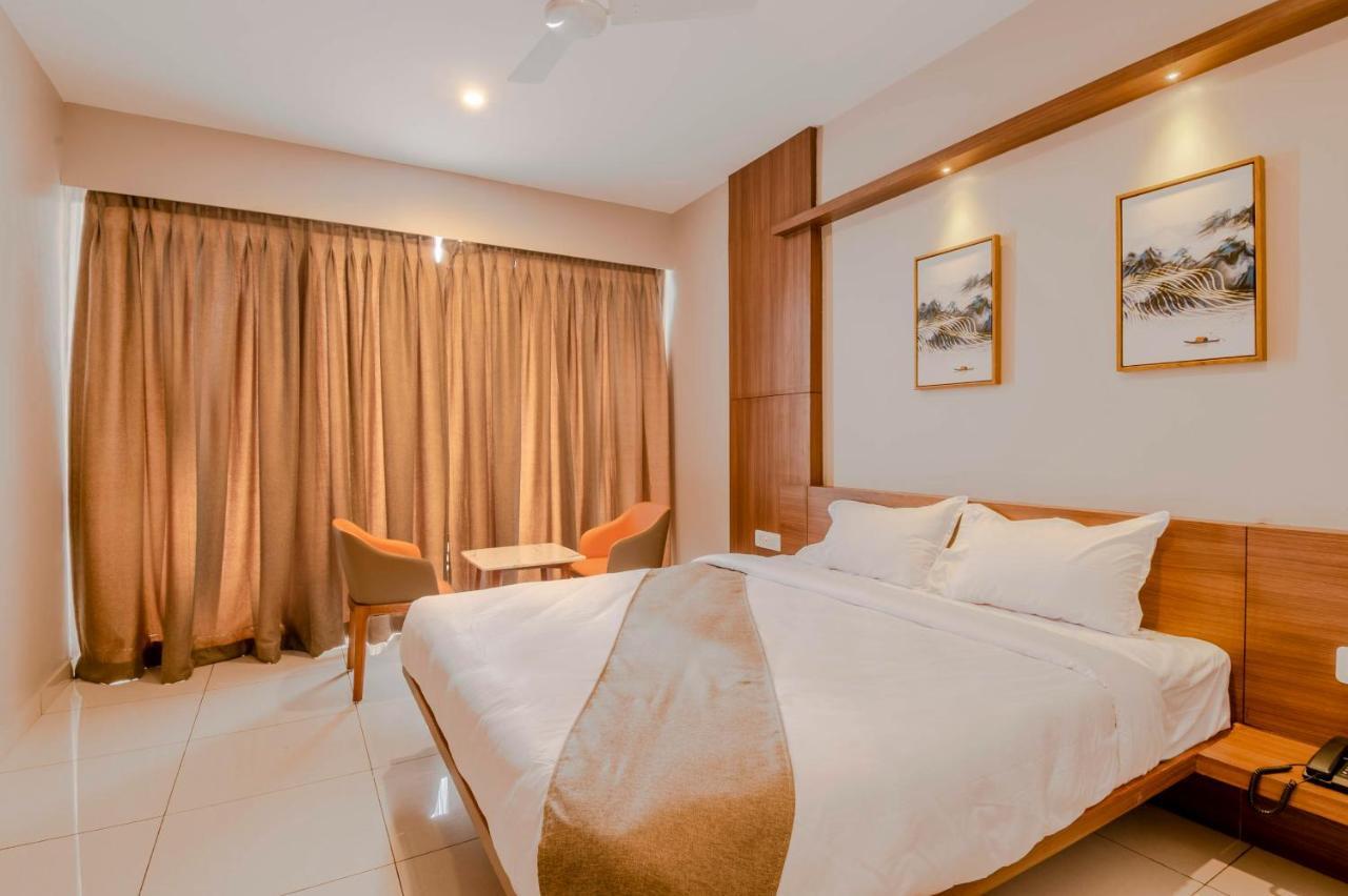 Samasth Rooms And Suits Maiçor Exterior foto