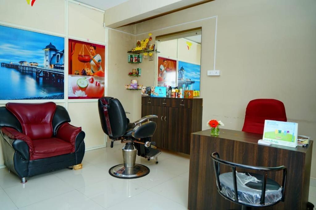 Samasth Rooms And Suits Maiçor Exterior foto